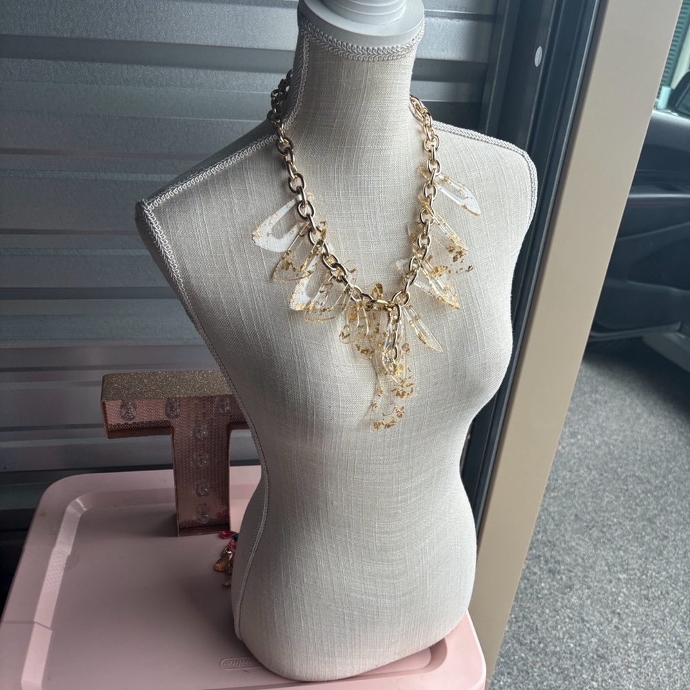 LINK GOLD ACRYLIC NECKLACE